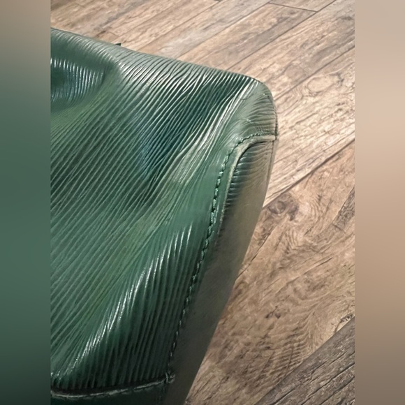 Louis Vuitton Petit Noe Green Epi Bag - Picture 15 of 16